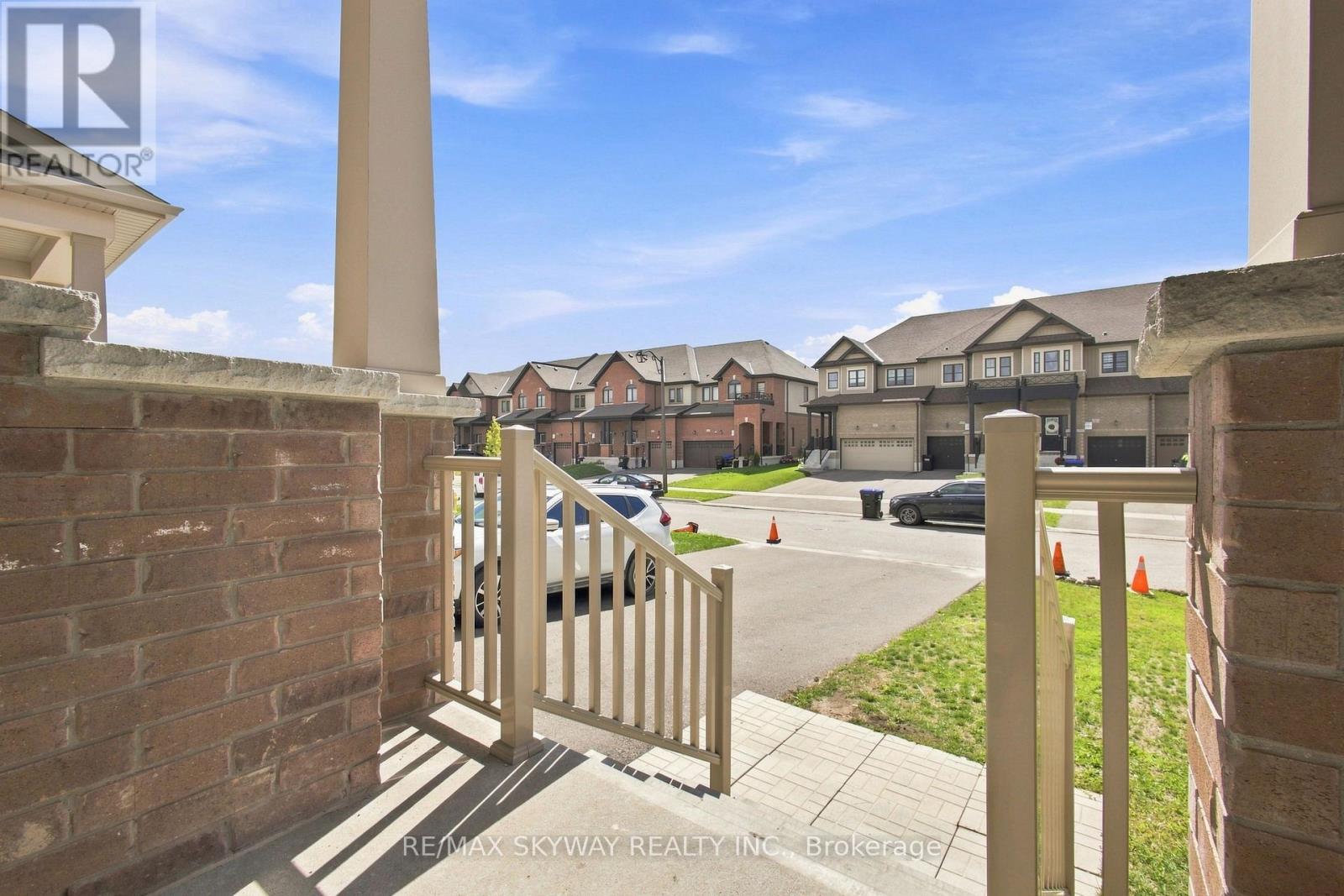 60 Lorne Thomas Place, New Tecumseth, Ontario  L9R 0T6 - Photo 8 - N13727458