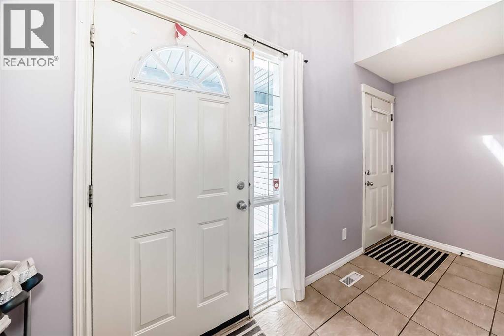 44 Canoe Square SW, Airdrie, Alberta  T4B 2N5 - Photo 4 - A2330652