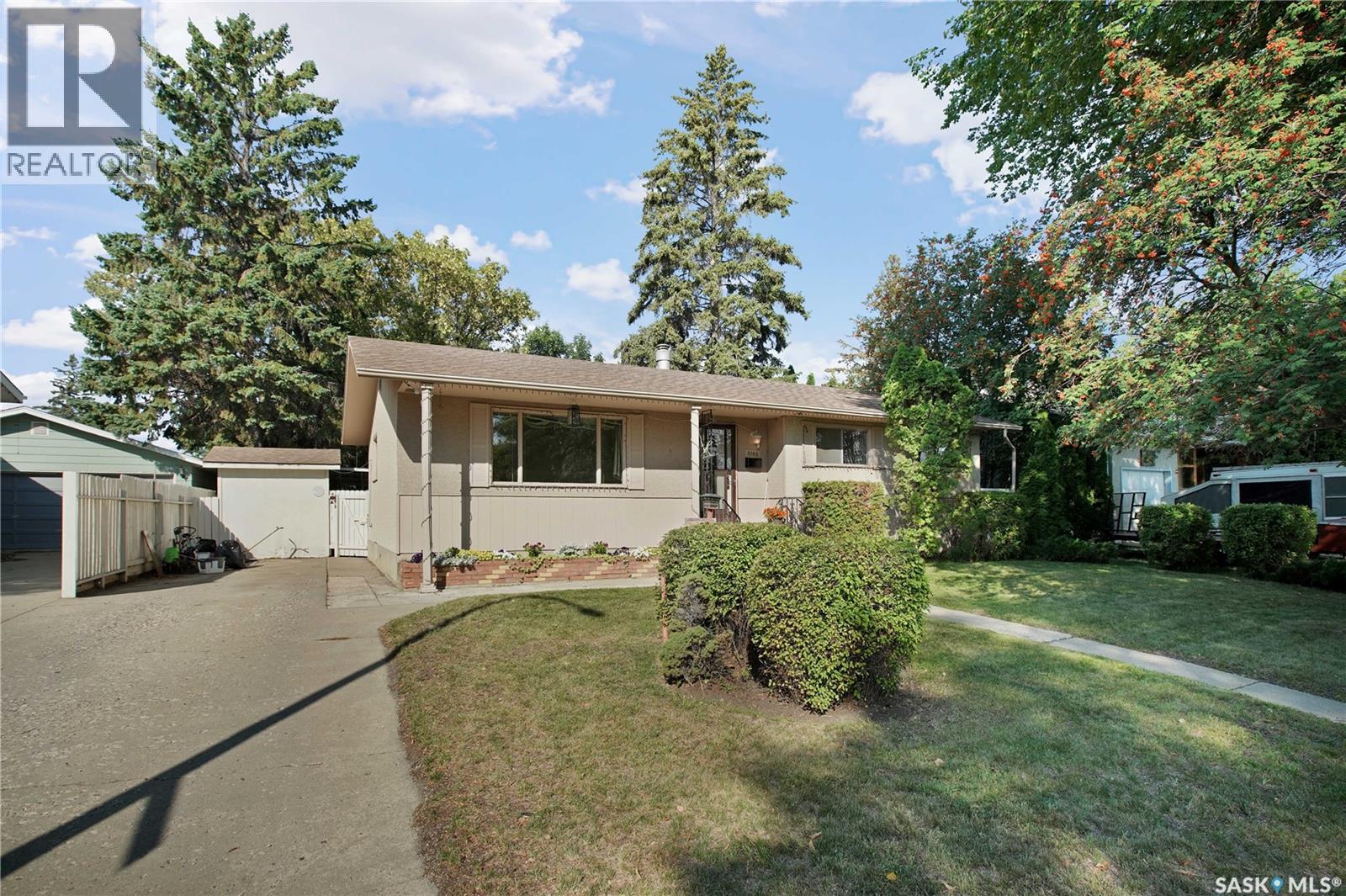 3166 Eastview, Saskatoon, Saskatchewan  S7J 3J4 - Photo 2 - SK047013