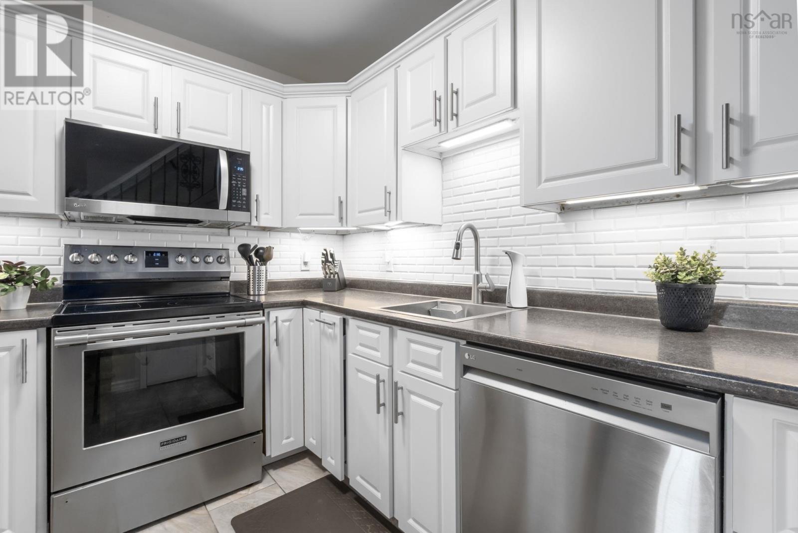 16 4 Rose Way, Dartmouth, Nova Scotia  B2Y 4L9 - Photo 8 - 202621972