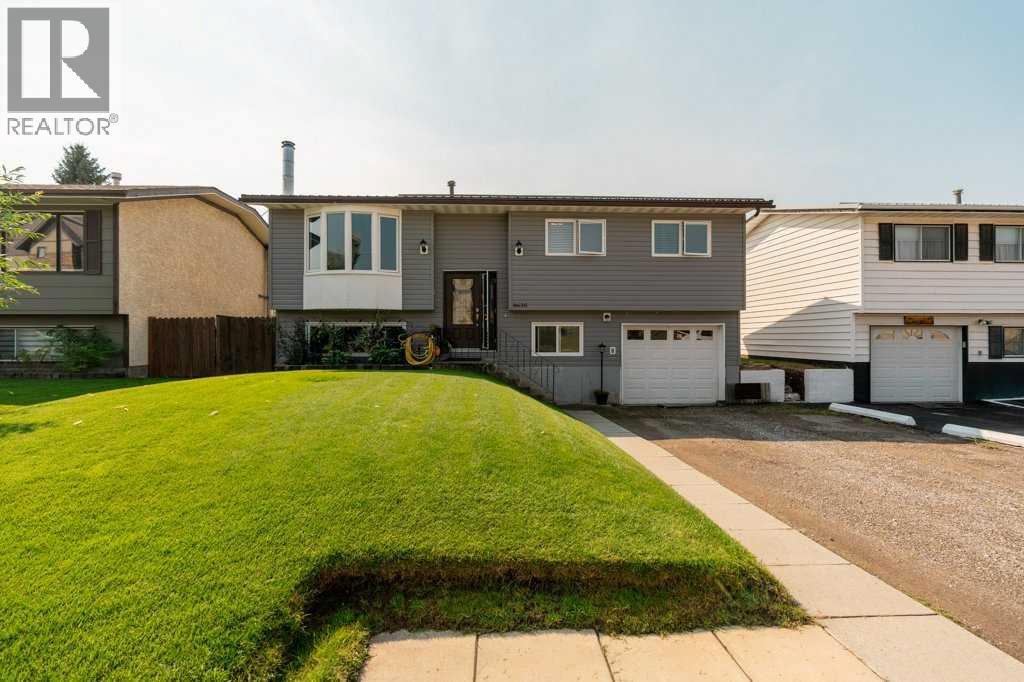 8630 22 Avenue N, Coleman, Alberta