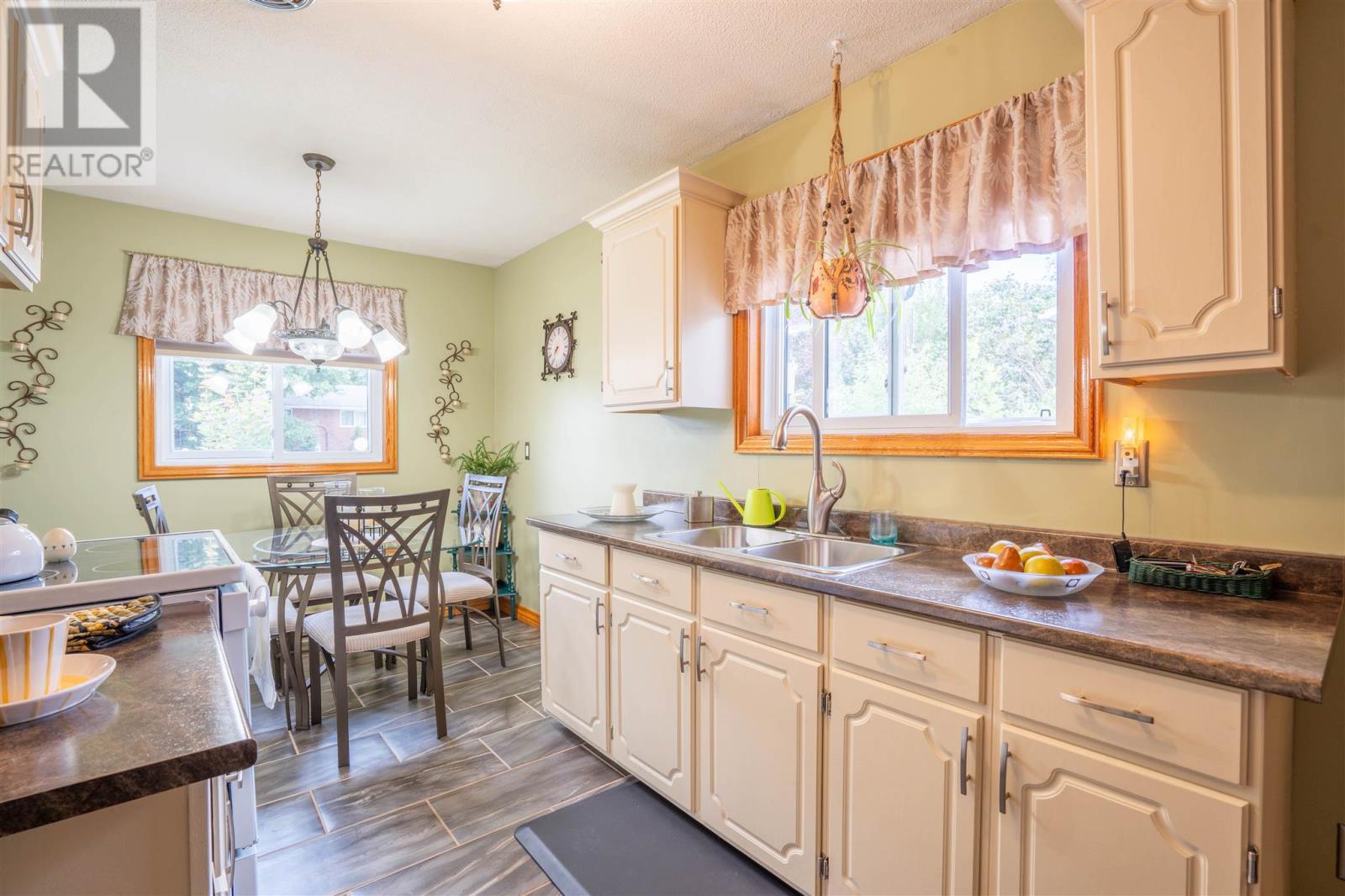 26 Heath Rd, Sault Ste. Marie, Ontario  P6A 6E2 - Photo 6 - SM262375