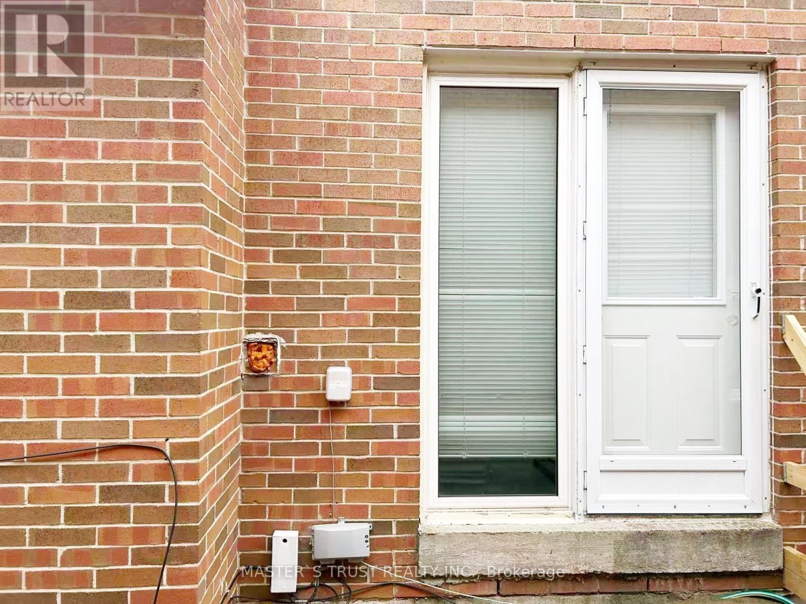 2502 Folkway Drive, Mississauga, Ontario  L5L 2J6 - Photo 21 - W13718346