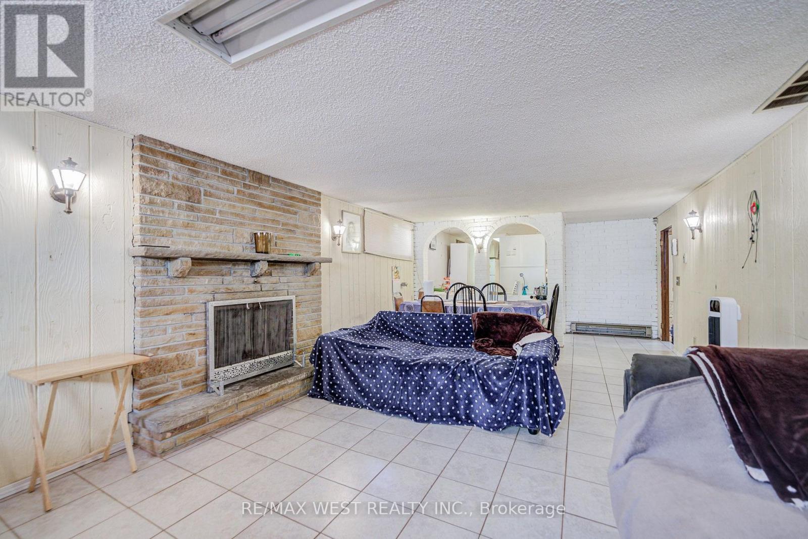 65 Ridge Point Crescent, Toronto, Ontario  M6M 2Z7 - Photo 43 - W13671986