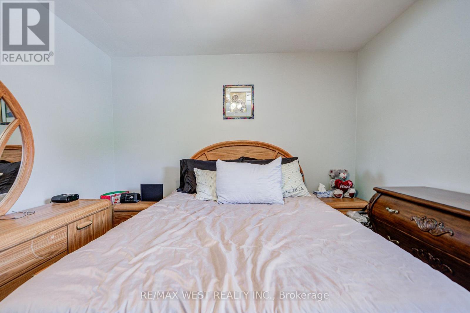 65 Ridge Point Crescent, Toronto, Ontario  M6M 2Z7 - Photo 20 - W13671986