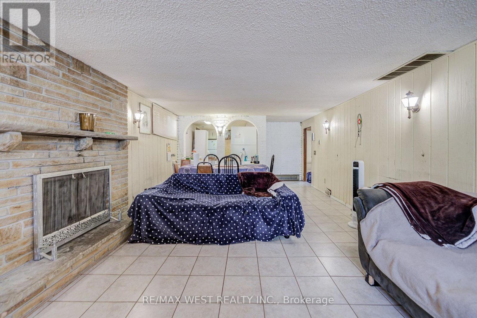 65 Ridge Point Crescent, Toronto, Ontario  M6M 2Z7 - Photo 44 - W13671986