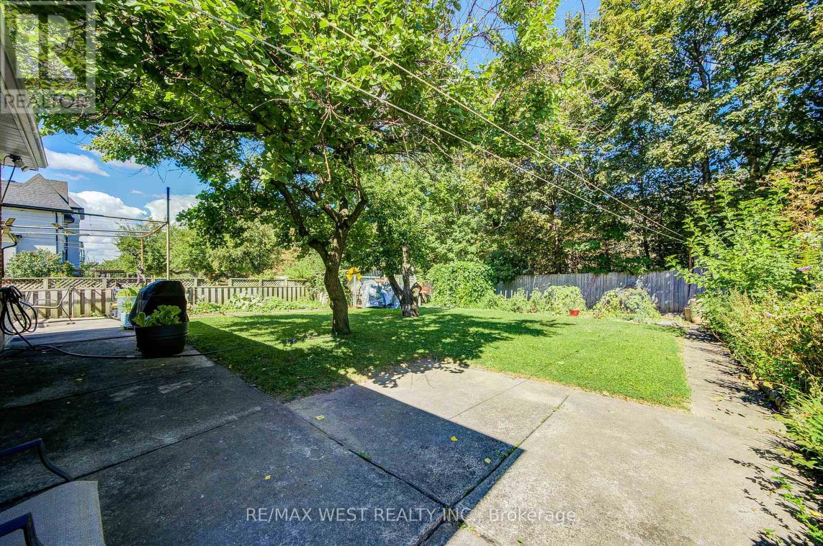 65 Ridge Point Crescent, Toronto, Ontario  M6M 2Z7 - Photo 45 - W13671986