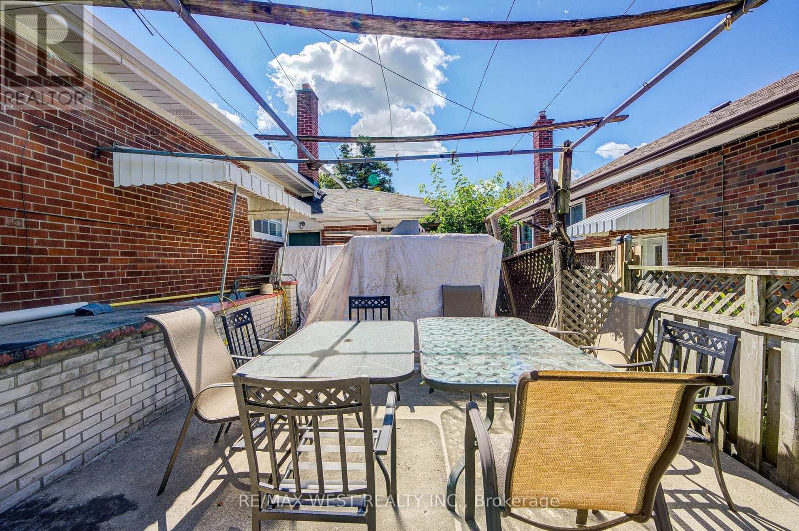 65 Ridge Point Crescent, Toronto, Ontario  M6M 2Z7 - Photo 46 - W13671986