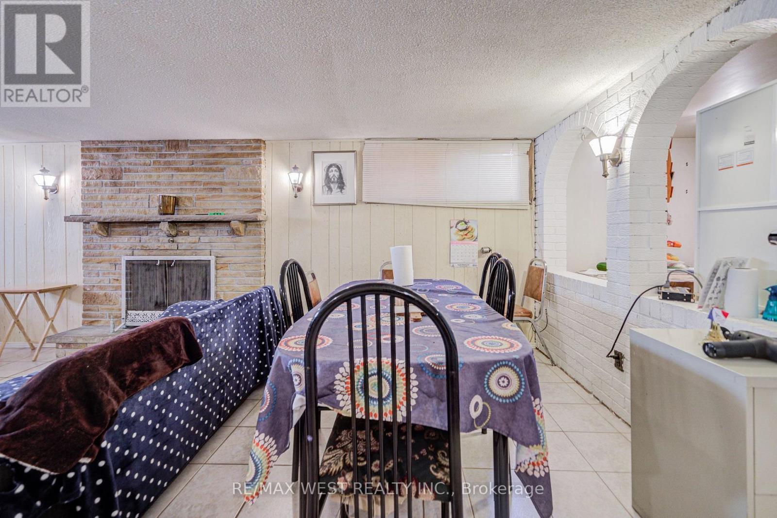 65 Ridge Point Crescent, Toronto, Ontario  M6M 2Z7 - Photo 40 - W13671986