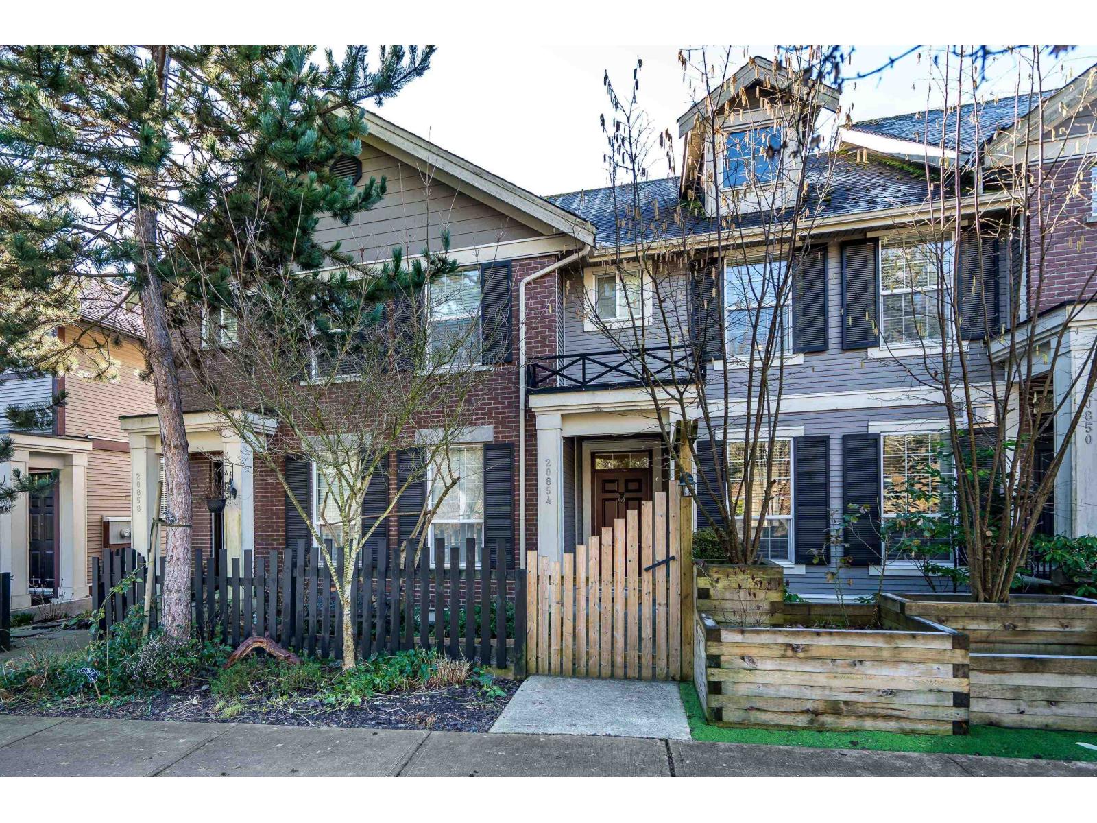 20854 72 Avenue, Langley, British Columbia  V2Y 0J1 - Photo 2 - R3159582
