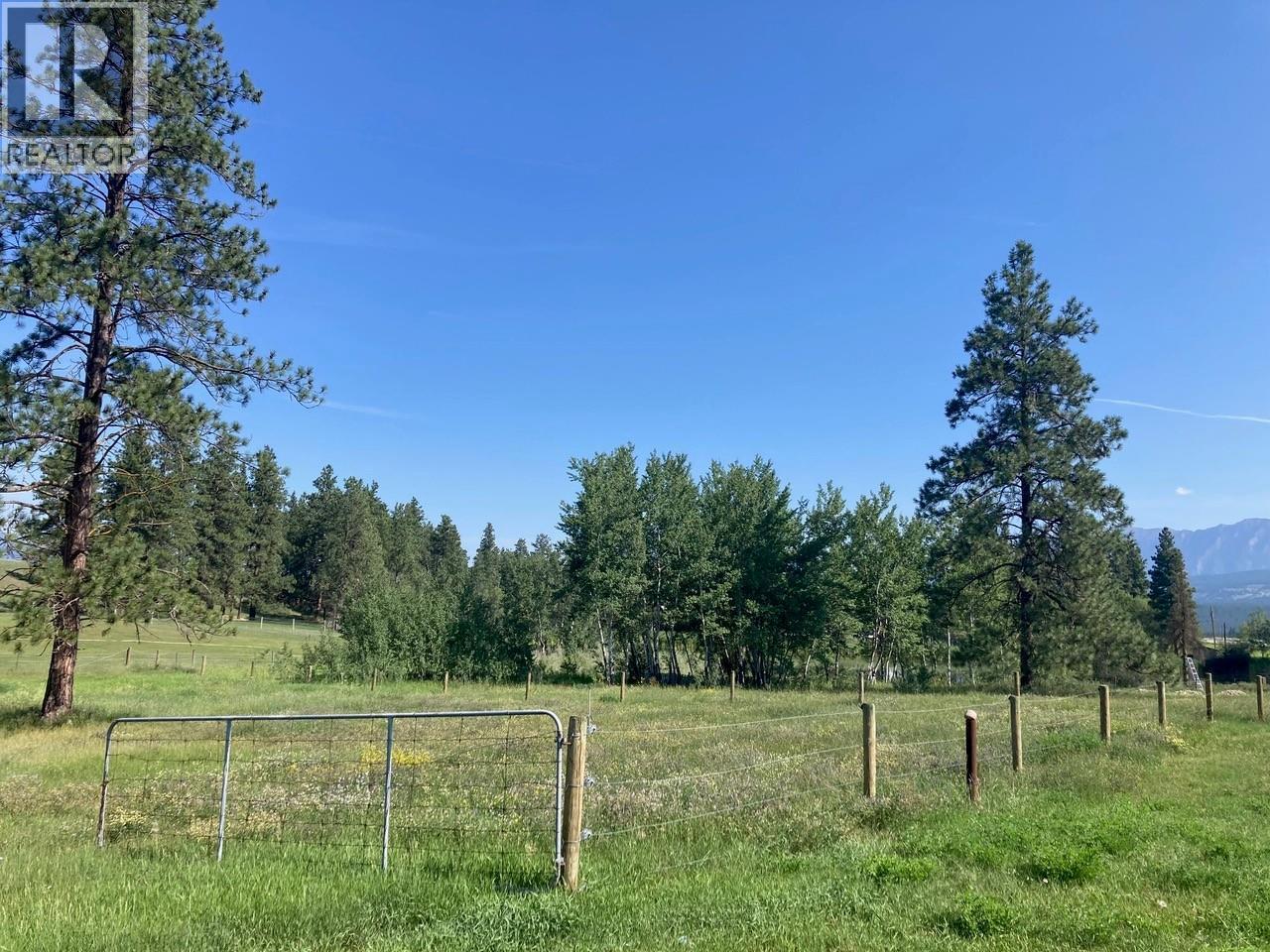 5469 Riverview Frontage Road, Ta Ta Creek, British Columbia  V0B 2H0 - Photo 5 - 10386312