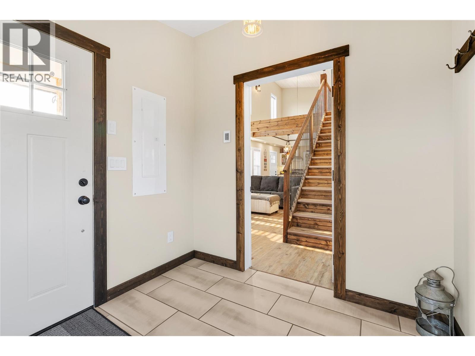 5469 Riverview Frontage Road, Ta Ta Creek, British Columbia  V0B 2H0 - Photo 10 - 10386312