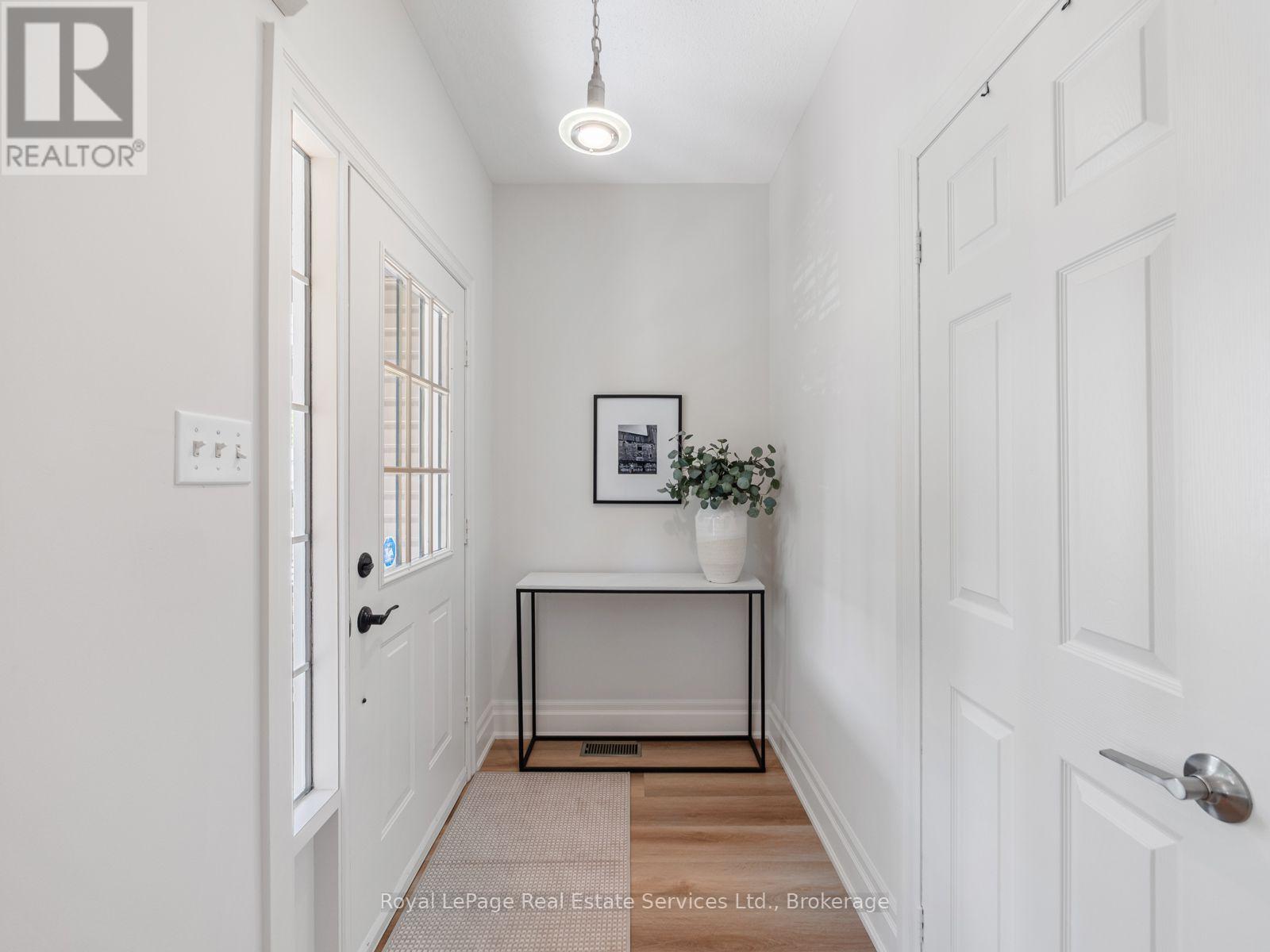 205 Littlewood Drive, Oakville, Ontario  L6H 6T8 - Photo 6 - W13727594