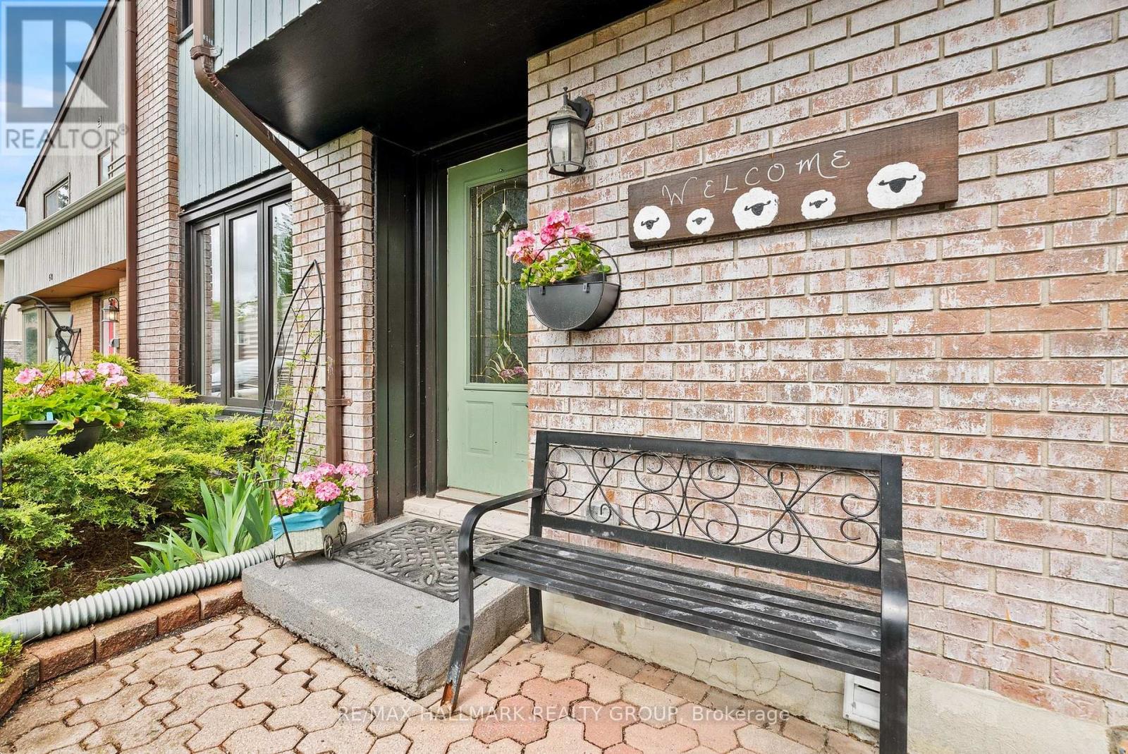 48 Sample Road, Ottawa, Ontario  K1V 9T8 - Photo 2 - X13578238