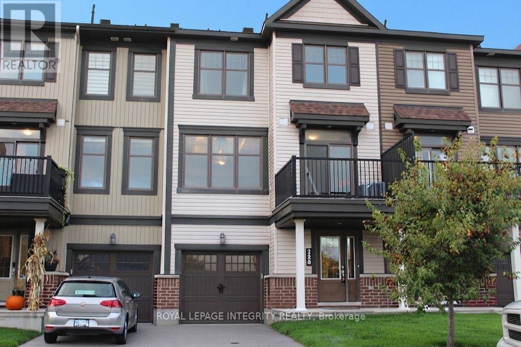 228 Halyard Way, Ottawa, Ontario K2S 1B9 - Photo 1 - X13704820