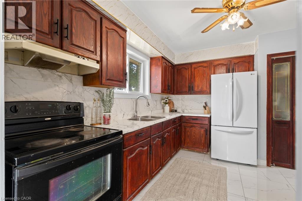 383 Bartley Bull Parkway, Brampton, Ontario  L6W 2M1 - Photo 8 - 40859133