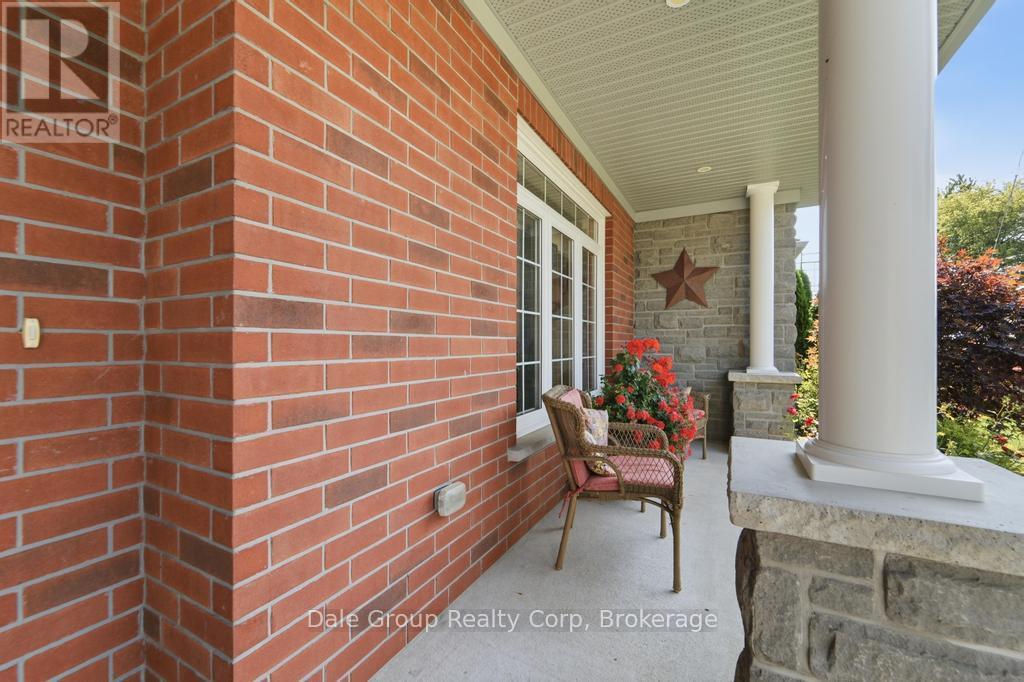 38824 Vienna Street, Bluewater, Ontario  N0M 2R0 - Photo 2 - X13727586