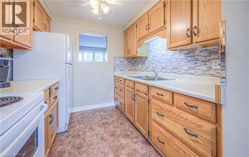 112 Kingswood Drive Unit# 21, Kitchener, Ontario  N2E 1S9 - Photo 14 - 40845201