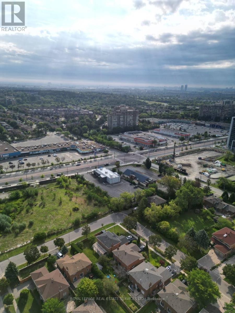 9712 Yonge Street E, Richmond Hill, Ontario  L4C 1V9 - Photo 2 - N13727674