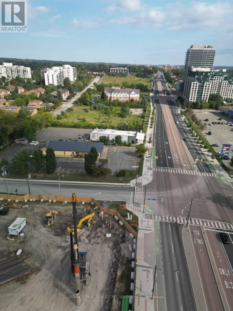 9712 Yonge Street E, Richmond Hill, Ontario  L4C 1V9 - Photo 4 - N13727674
