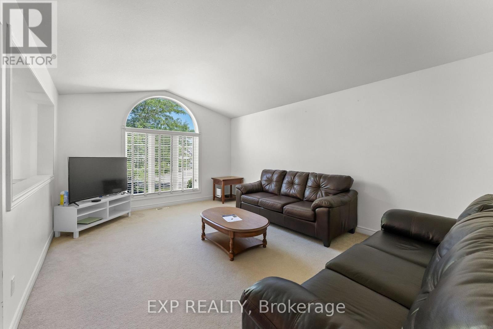 120 Redwood Court, Welland, Ontario  L3C 7C4 - Photo 4 - X13727592