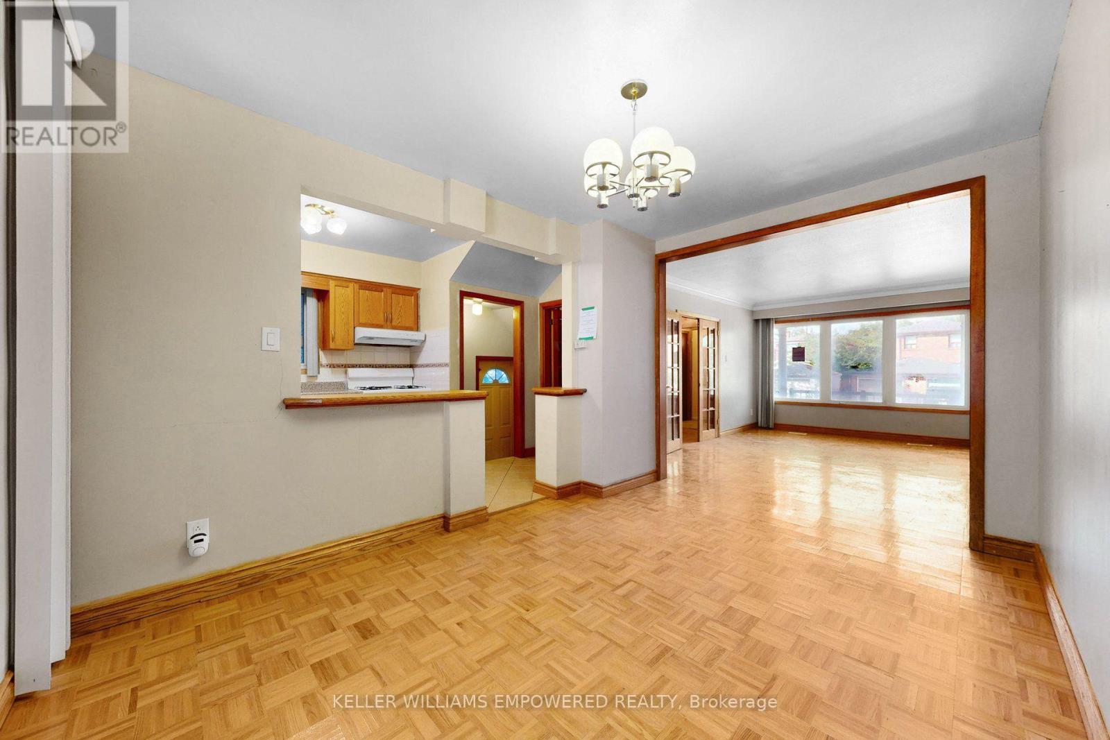 3 Hilldale Road, Toronto, Ontario  M6N 3Y1 - Photo 12 - W13727400