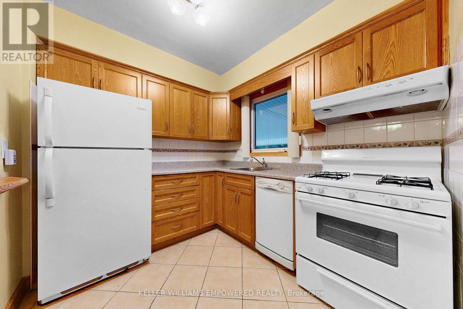 3 Hilldale Road, Toronto, Ontario  M6N 3Y1 - Photo 14 - W13727400