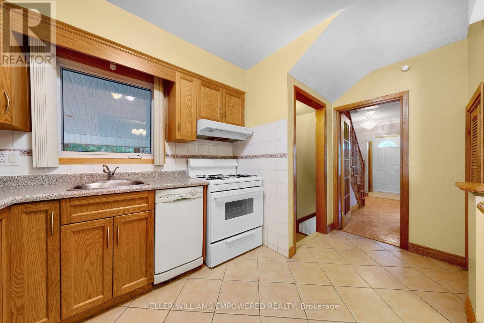 3 Hilldale Road, Toronto, Ontario  M6N 3Y1 - Photo 15 - W13727400