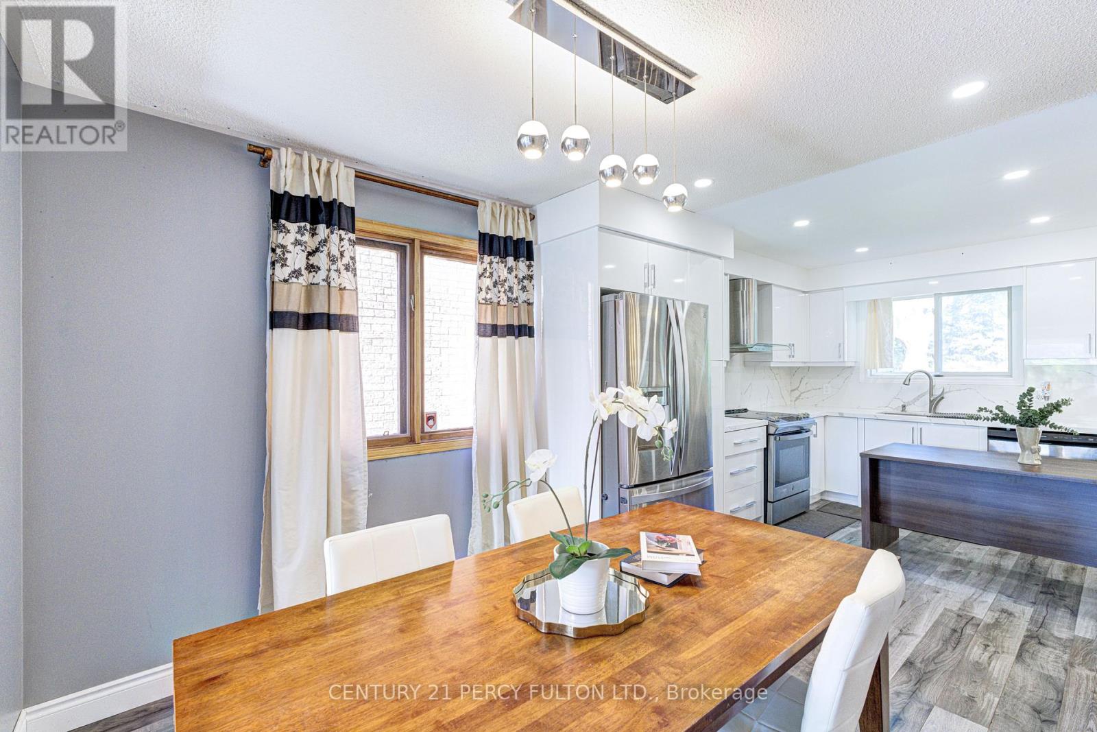 1042 Wetherby Lane, Mississauga, Ontario  L4W 4R8 - Photo 10 - W13727444