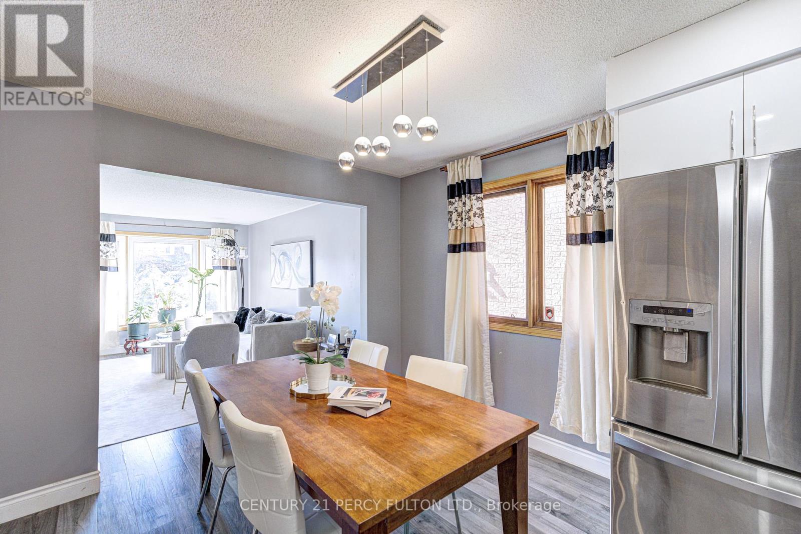 1042 Wetherby Lane, Mississauga, Ontario  L4W 4R8 - Photo 11 - W13727444