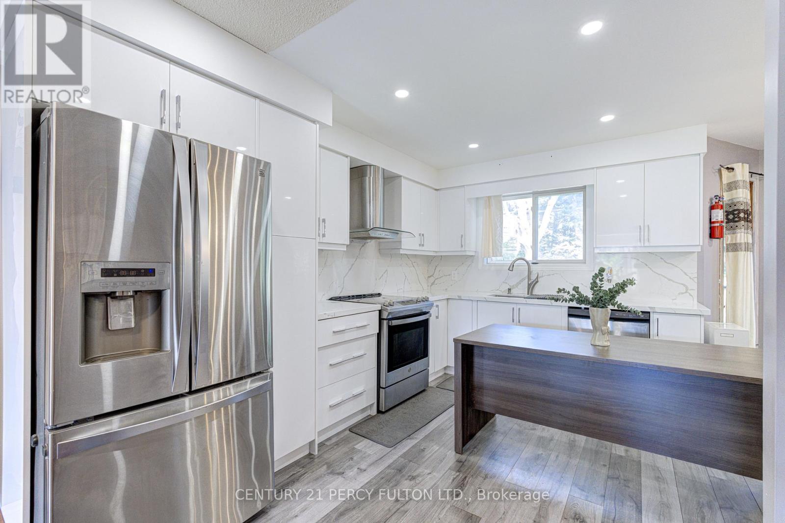 1042 Wetherby Lane, Mississauga, Ontario  L4W 4R8 - Photo 13 - W13727444