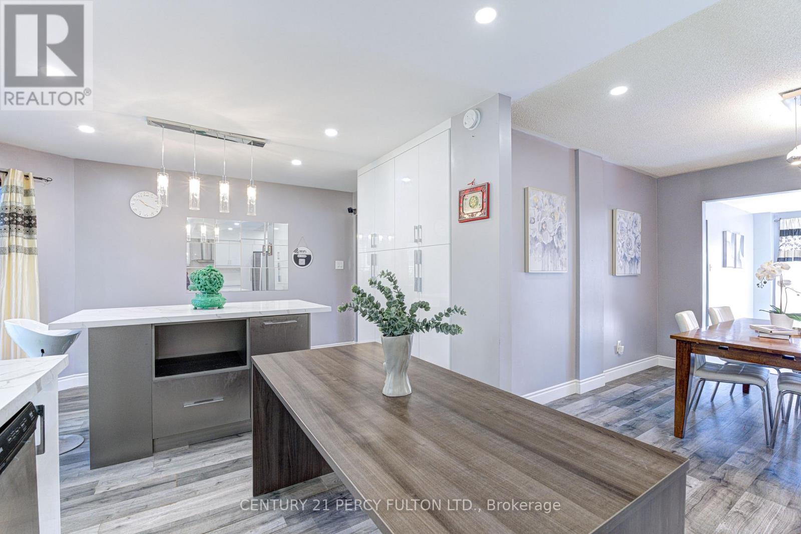 1042 Wetherby Lane, Mississauga, Ontario  L4W 4R8 - Photo 15 - W13727444