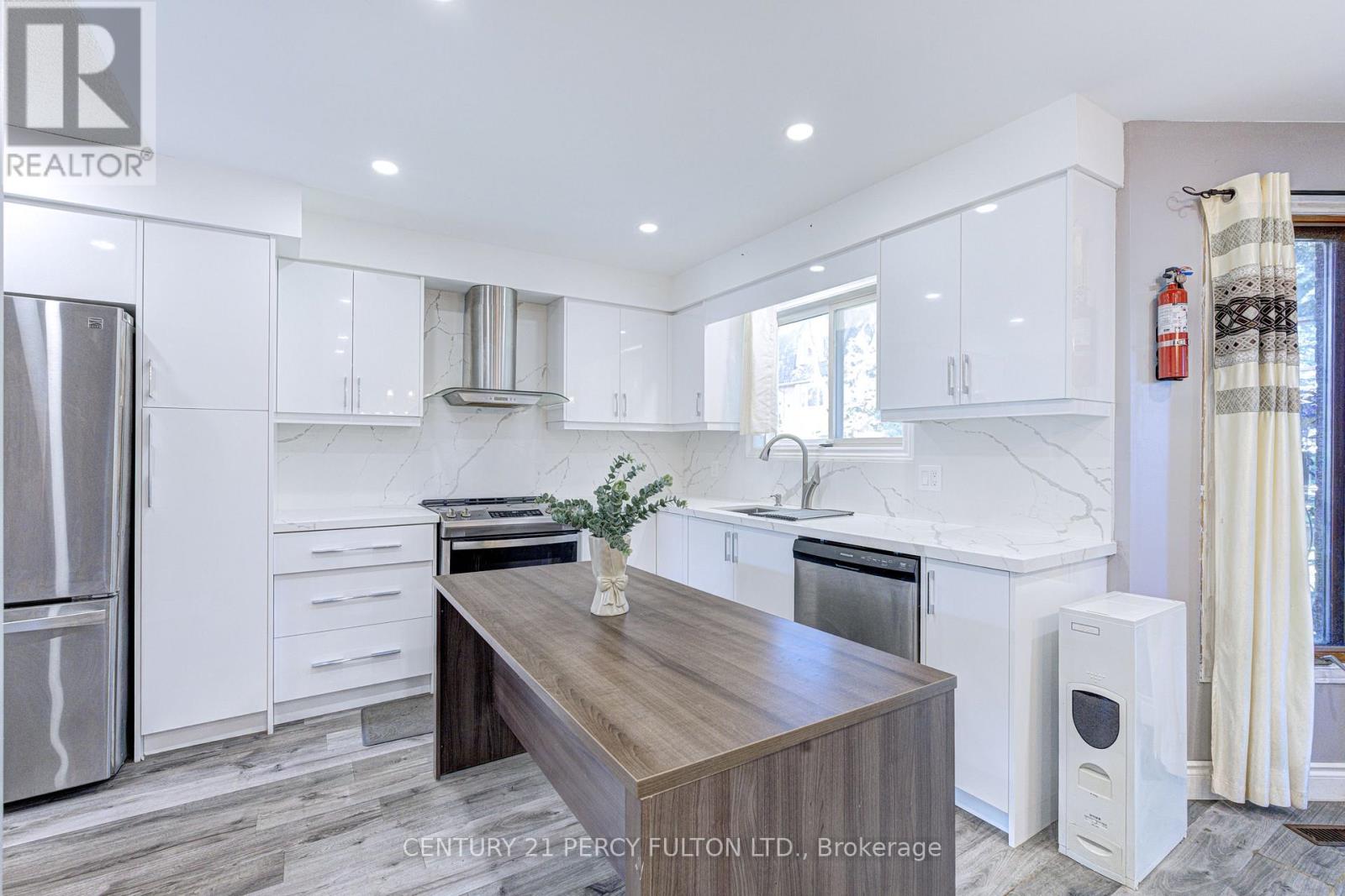 1042 Wetherby Lane, Mississauga, Ontario  L4W 4R8 - Photo 17 - W13727444
