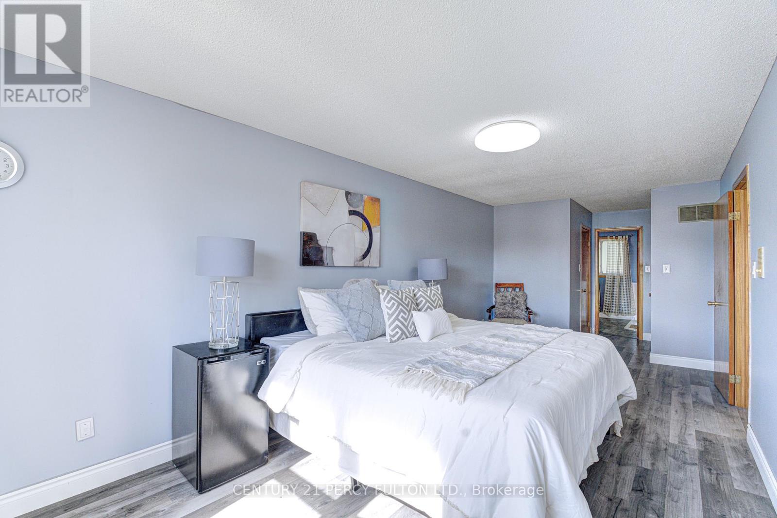1042 Wetherby Lane, Mississauga, Ontario  L4W 4R8 - Photo 25 - W13727444