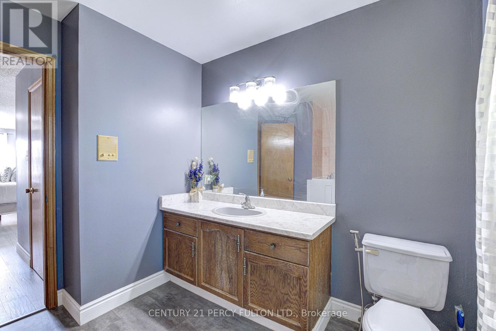 1042 Wetherby Lane, Mississauga, Ontario  L4W 4R8 - Photo 28 - W13727444