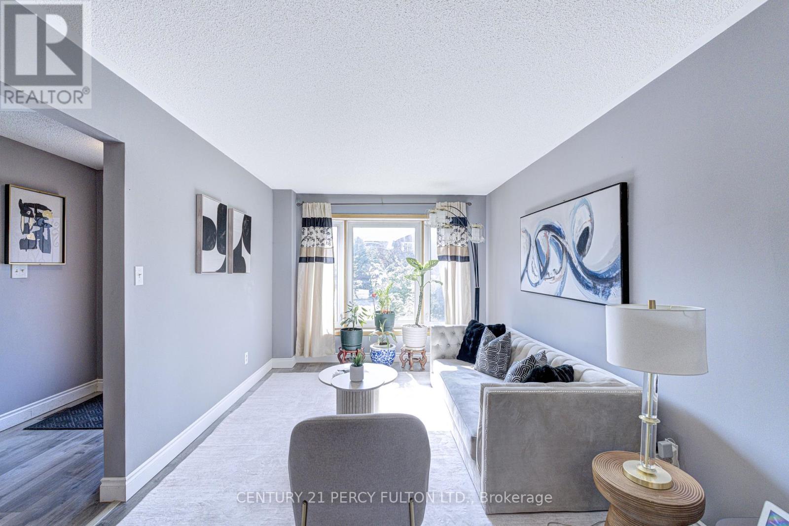 1042 Wetherby Lane, Mississauga, Ontario  L4W 4R8 - Photo 4 - W13727444
