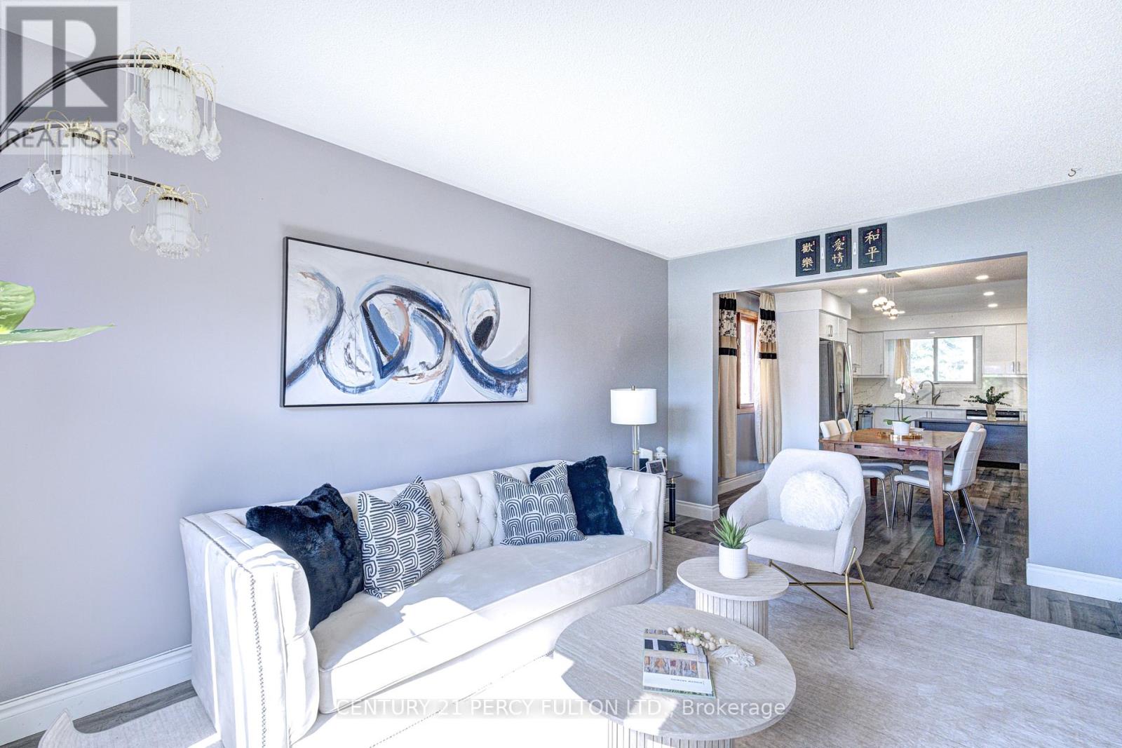 1042 Wetherby Lane, Mississauga, Ontario  L4W 4R8 - Photo 5 - W13727444