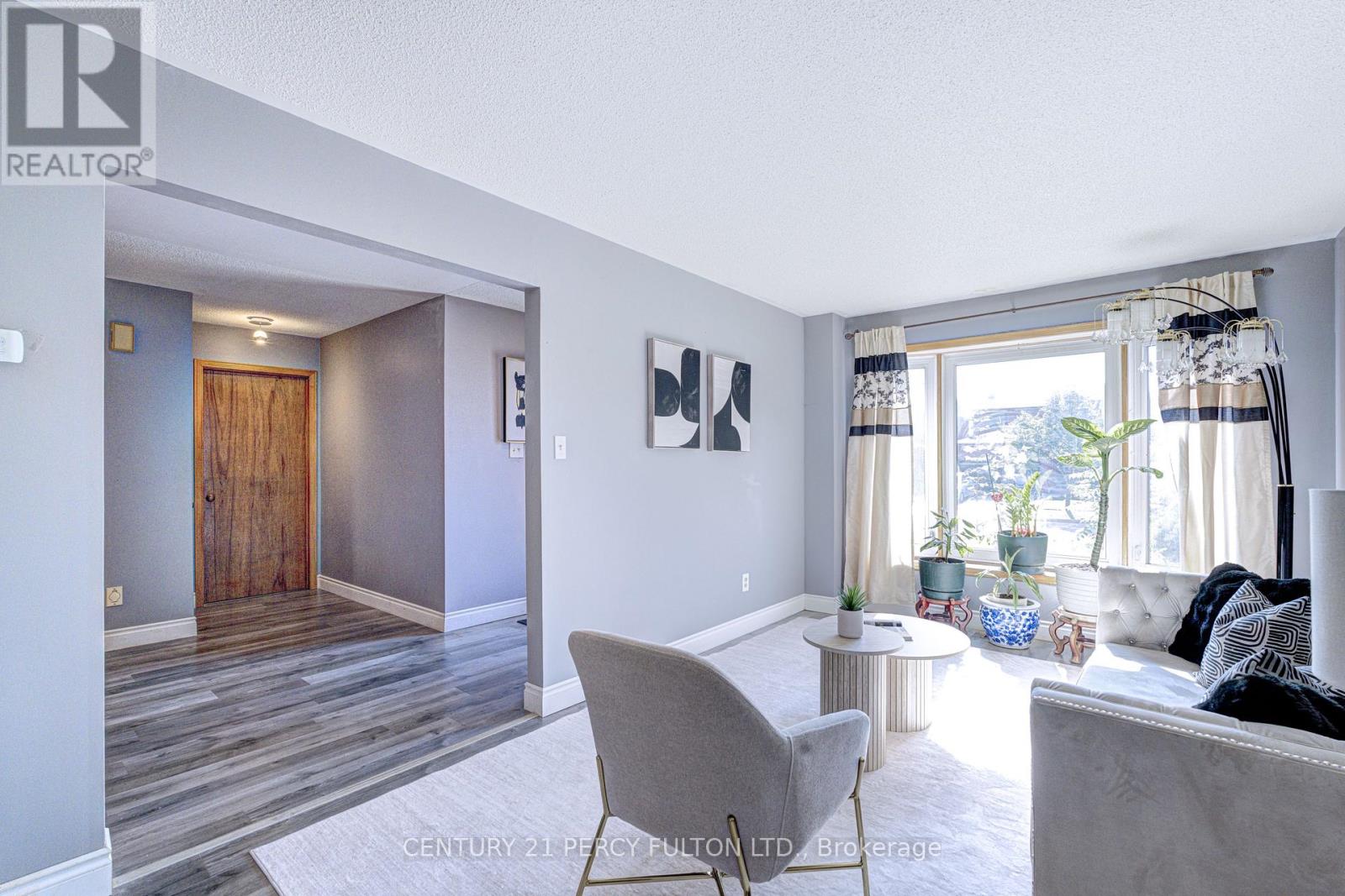 1042 Wetherby Lane, Mississauga, Ontario  L4W 4R8 - Photo 7 - W13727444