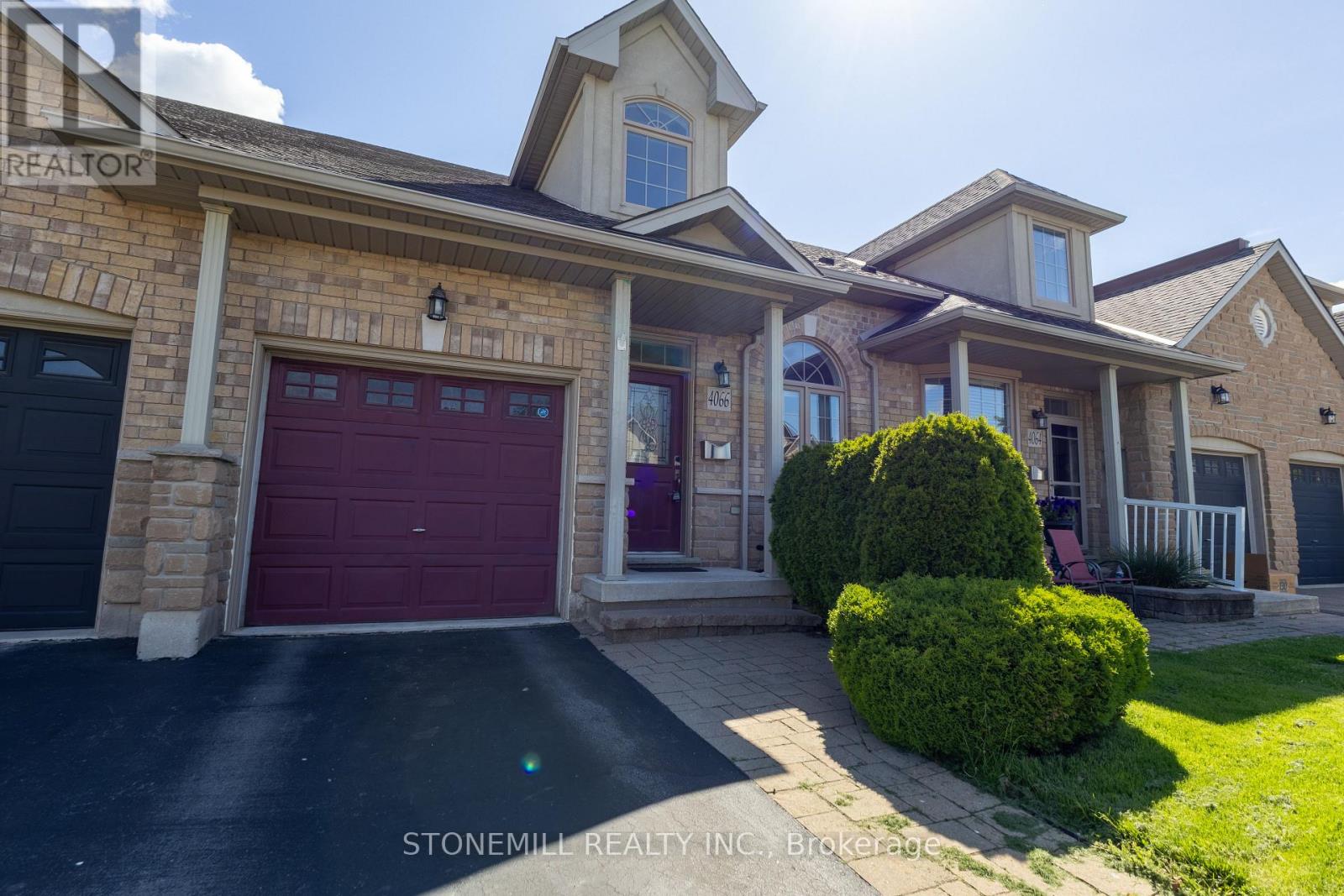4066 Medland Drive, Burlington, Ontario  L7M 4Z6 - Photo 2 - W13727478