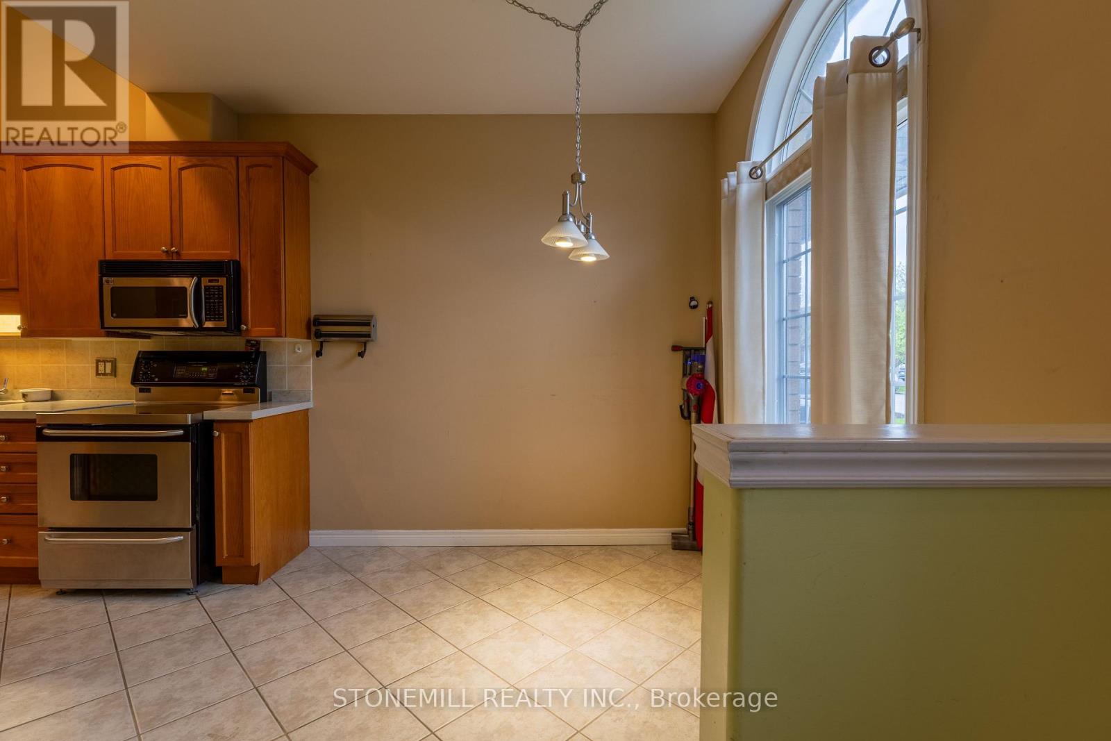 4066 Medland Drive, Burlington, Ontario  L7M 4Z6 - Photo 6 - W13727478