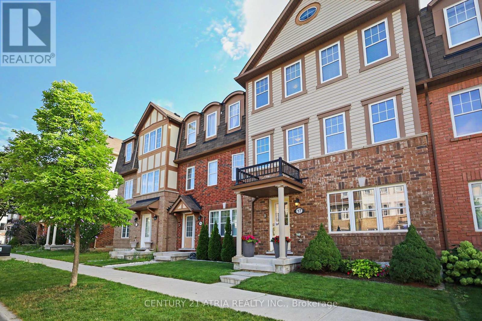 17 Crossbill Road, Brampton, Ontario  L7A 3Z5 - Photo 2 - W13727490