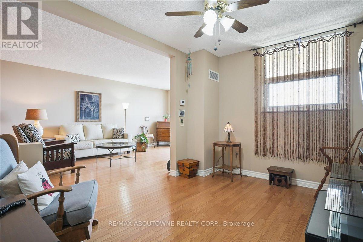 1801 - 299 Mill Road, Toronto, Ontario  M9C 4V9 - Photo 11 - W13727508