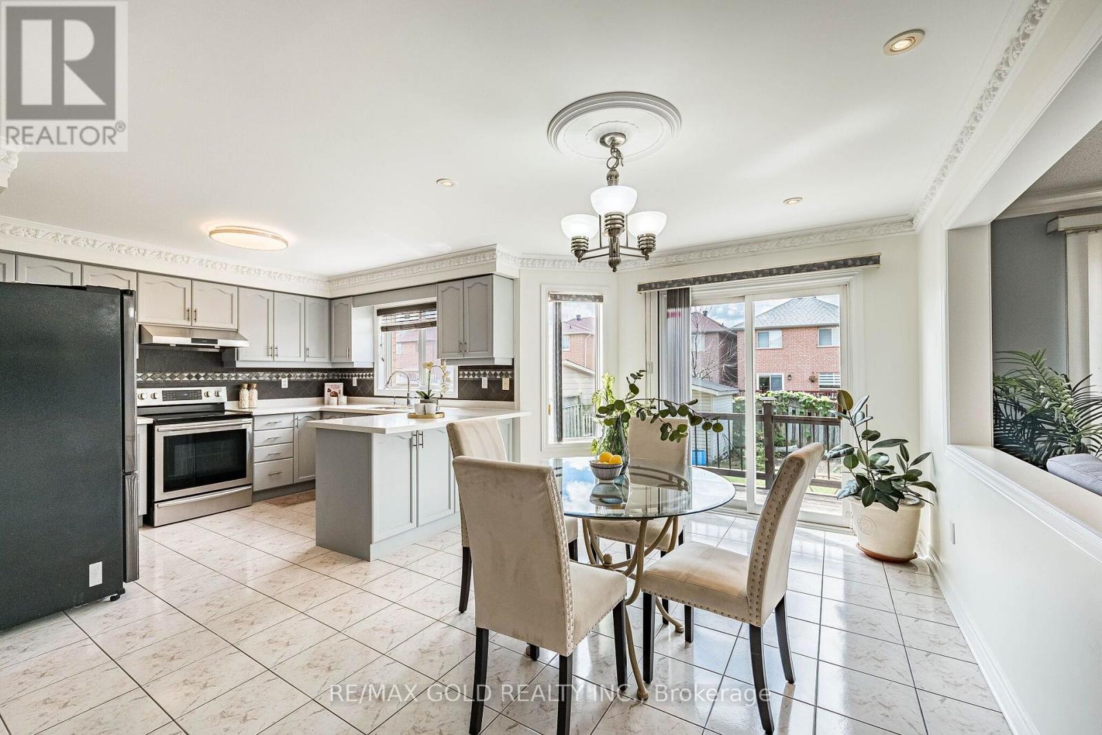 58 Springtown Trail, Brampton, Ontario  L6R 2C9 - Photo 14 - W13727518