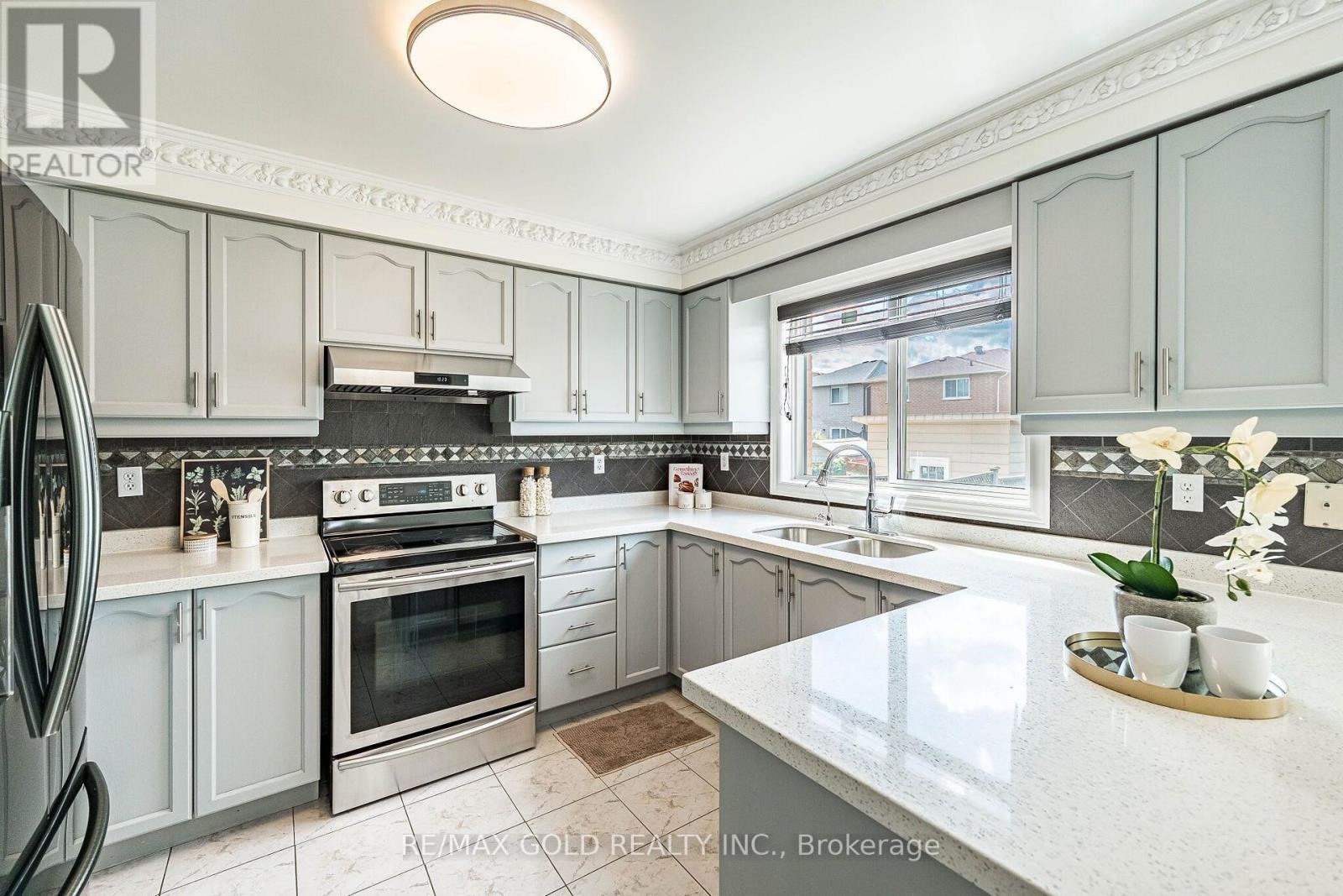 58 Springtown Trail, Brampton, Ontario  L6R 2C9 - Photo 15 - W13727518
