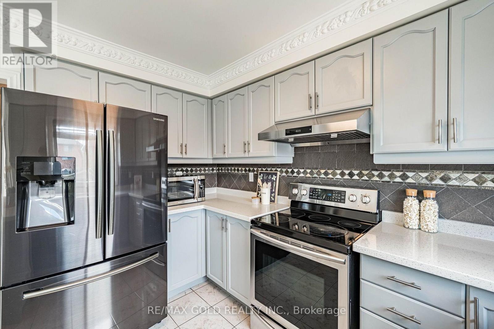 58 Springtown Trail, Brampton, Ontario  L6R 2C9 - Photo 18 - W13727518