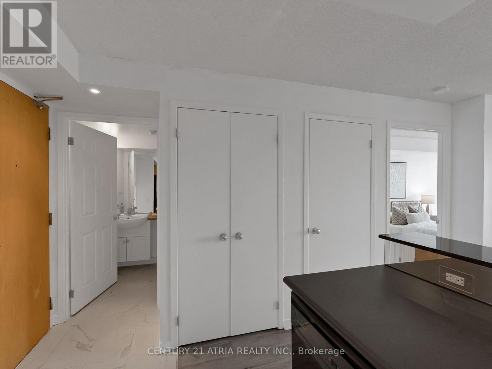 502 - 1040 The Queensway Avenue N, Toronto, Ontario  M8Z 0A7 - Photo 6 - W13727540