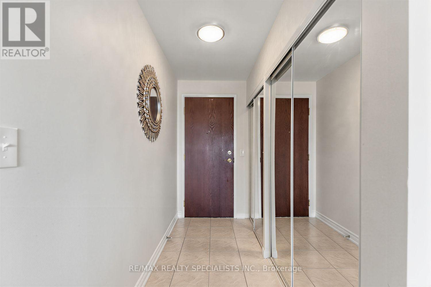 1005 - 2585 Erin Centre Boulevard, Mississauga, Ontario  L5M 6Z7 - Photo 3 - W13727600