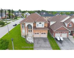 33 ELLIS CRESCENT, Kawartha Lakes, Ontario