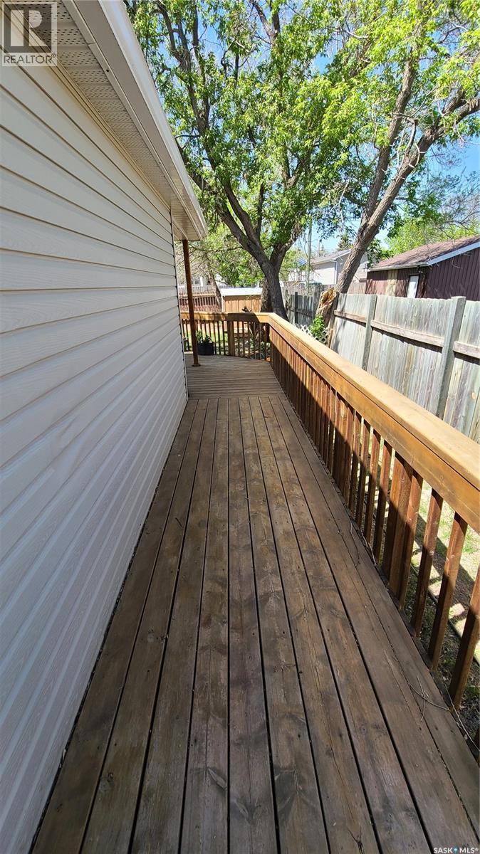 215 Mergens Street, Weyburn, Saskatchewan  S4H 1R4 - Photo 35 - SK033330
