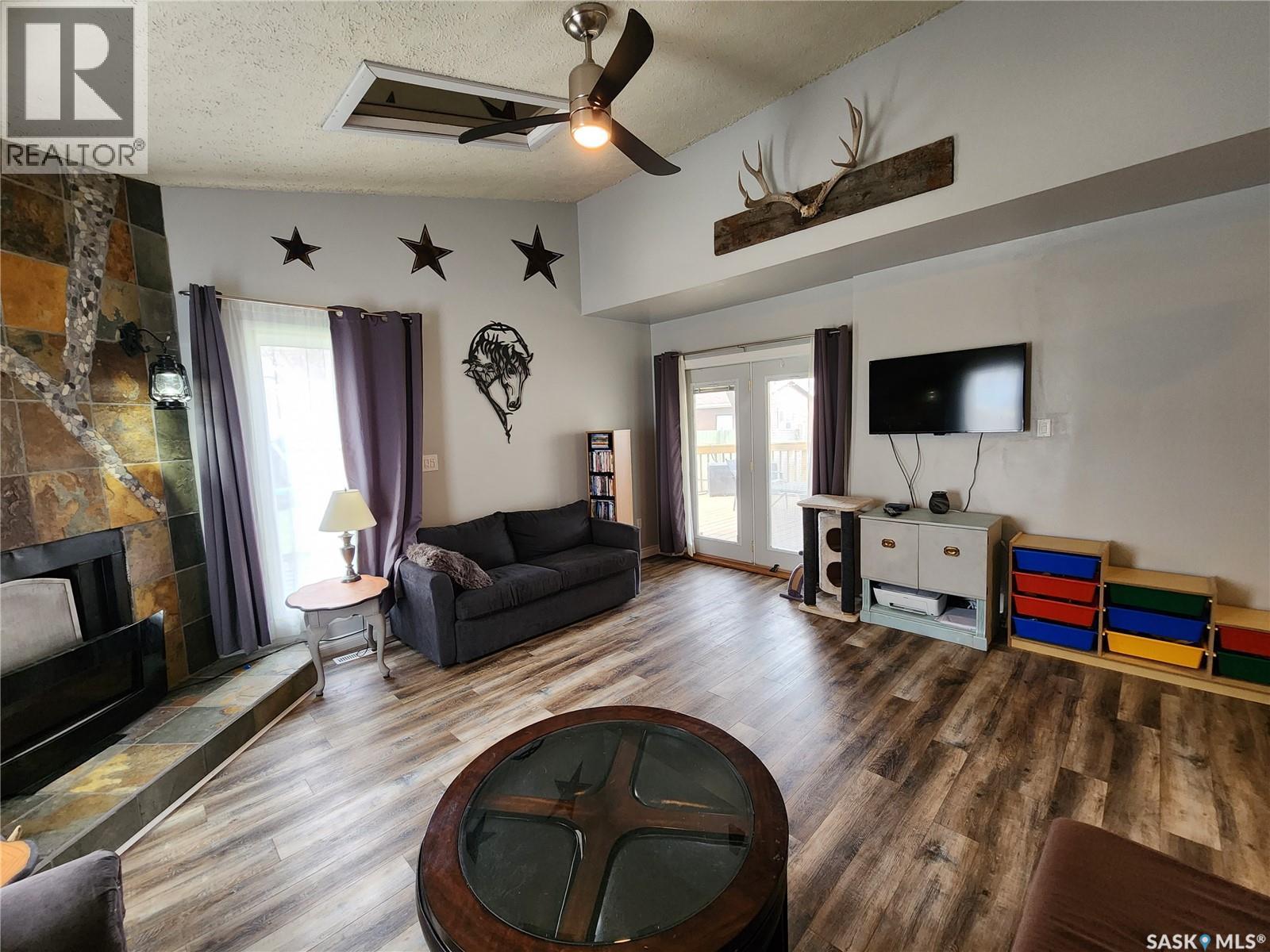 215 Mergens Street, Weyburn, Saskatchewan  S4H 1R4 - Photo 18 - SK033330
